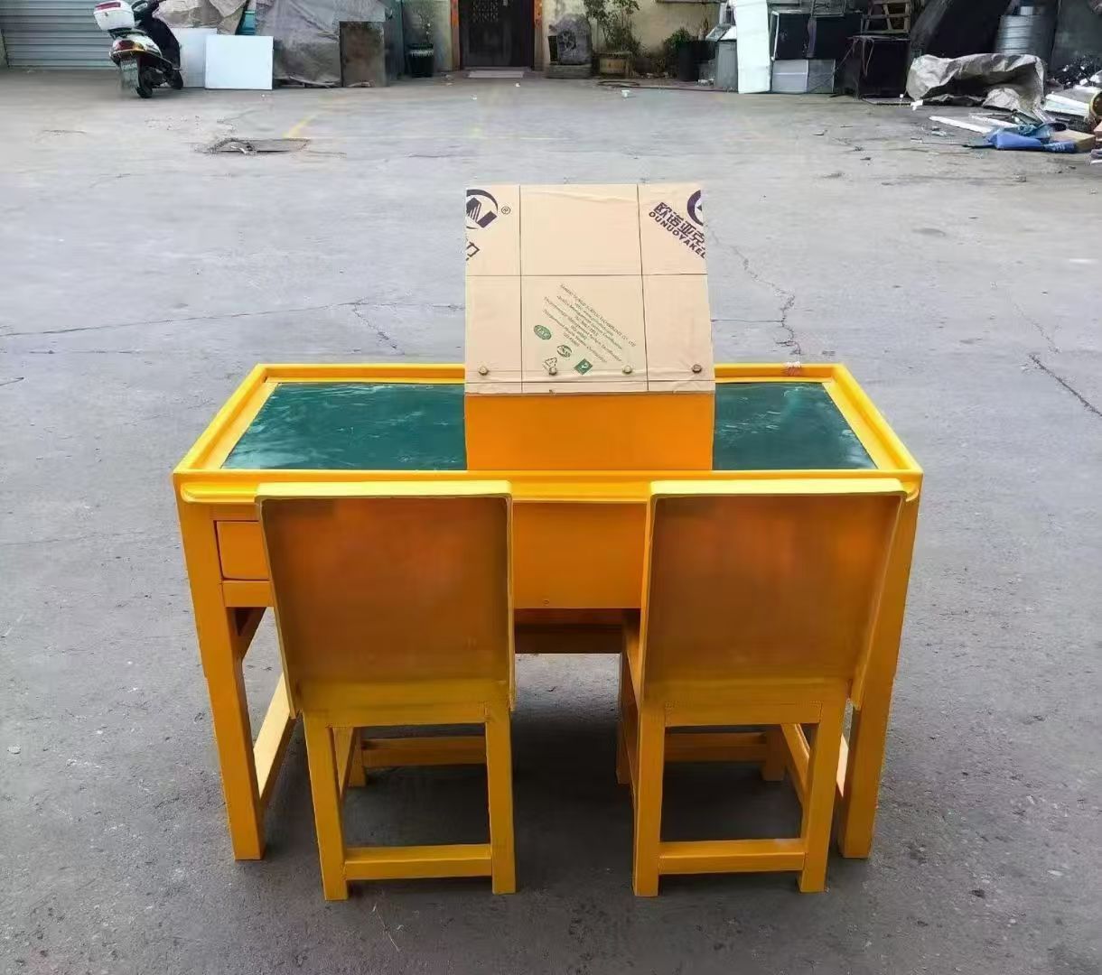 东莞生态园防静电导通桌井下煤矿火工品发放桌：危险品流转的安全守护者